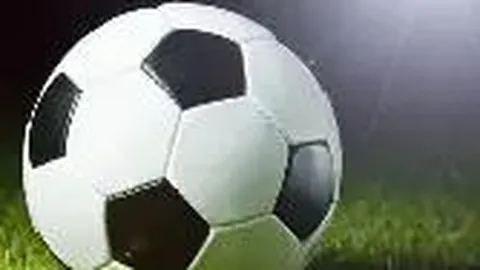 李秉宪受邀戛纳颁奖盛典，成韩国影坛第二位嘉宾